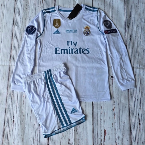 Real Madrid Cristiano Ronaldo #7 2018 Set For Kids - Picture 3 of 6